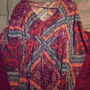 Pattern flare sleeve shirt